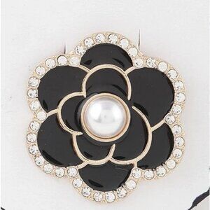 NWT Flower Pearl Camellia Brooch
